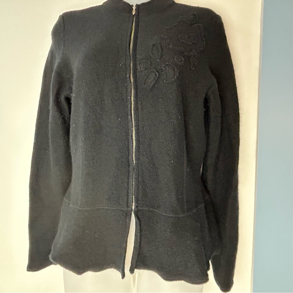 i.e. Black‎ Wool Full Zip Cardigan w/3D Floral Appliqué Small Goth